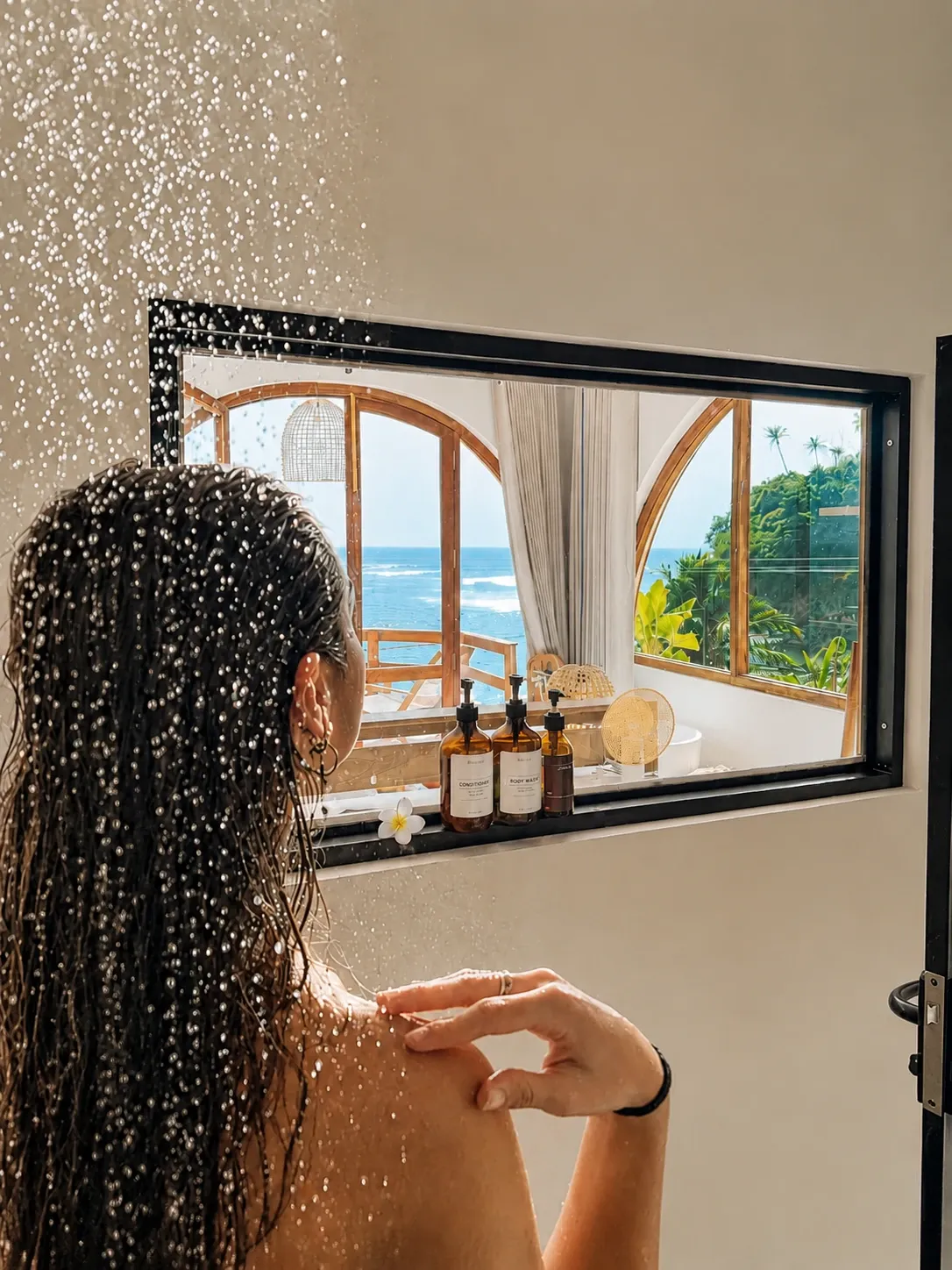 Boho Arch Cliffside Hot Tub Suite photo 4